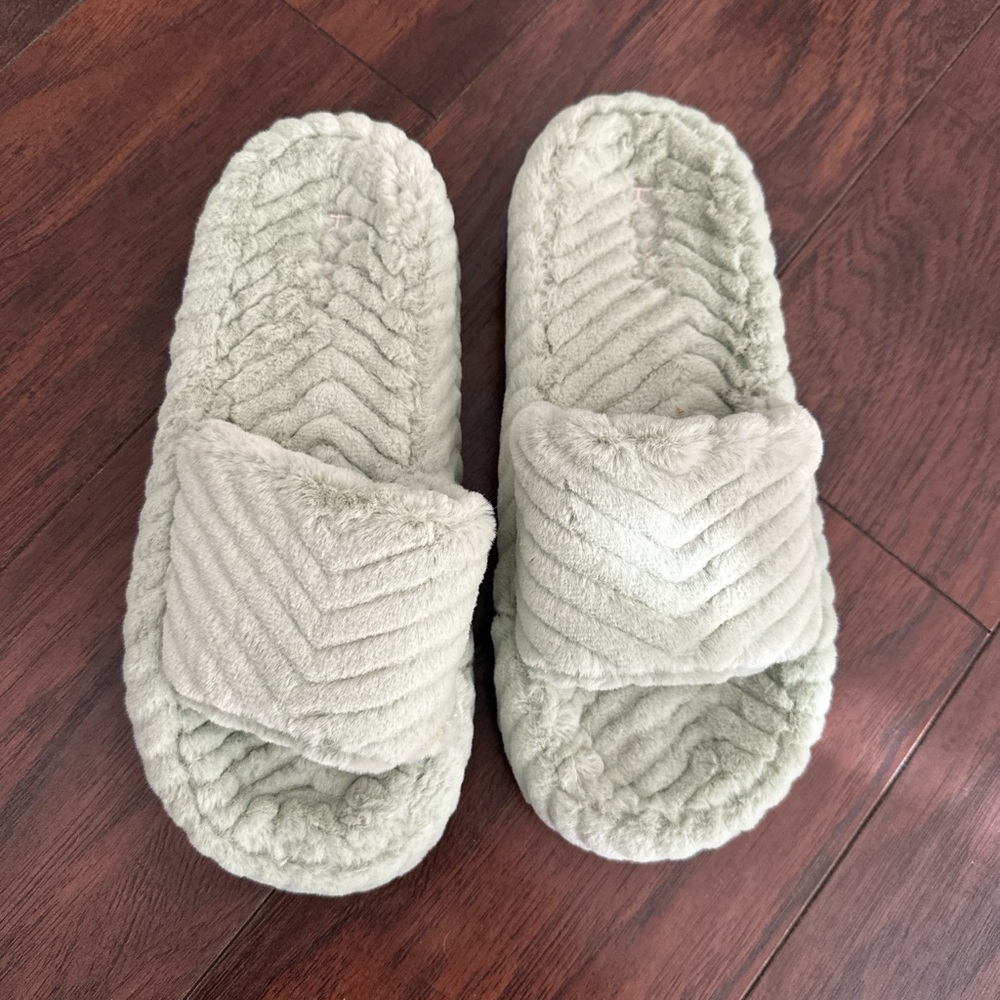 Roxy Plush Slide Platform Slippers in Light Sage